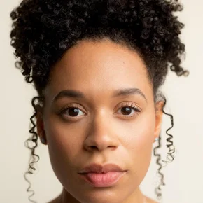 Photo star :  Ellouise Shakespeare-Hart