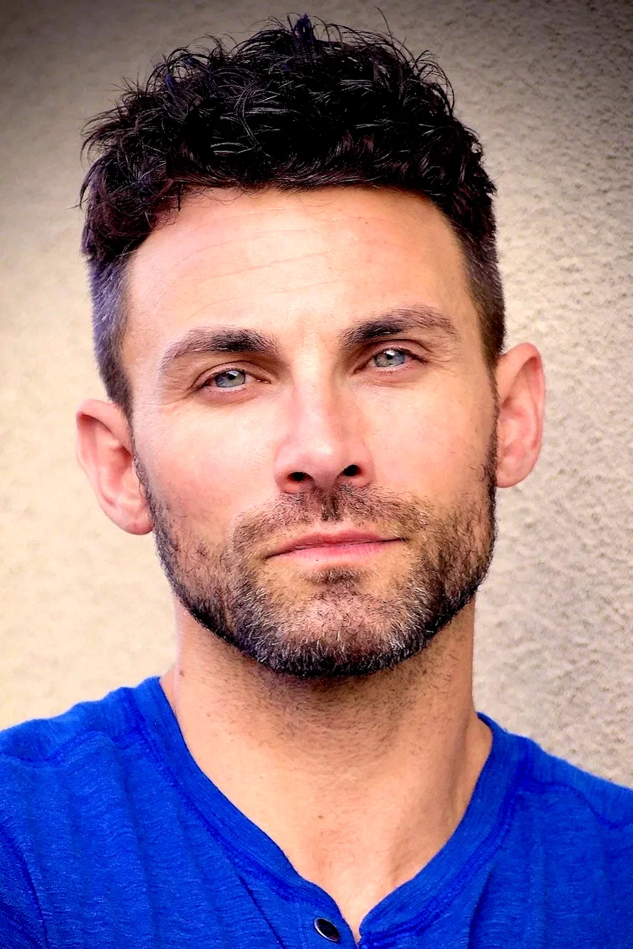  Erik Fellows