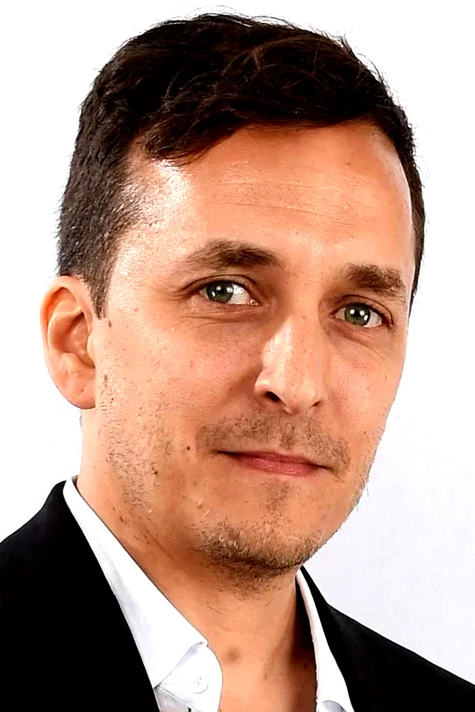  Brent Renaud