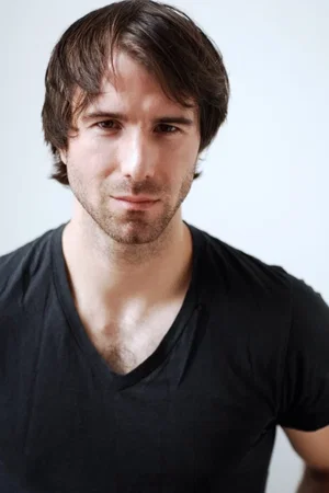  Alex Hurt photo
