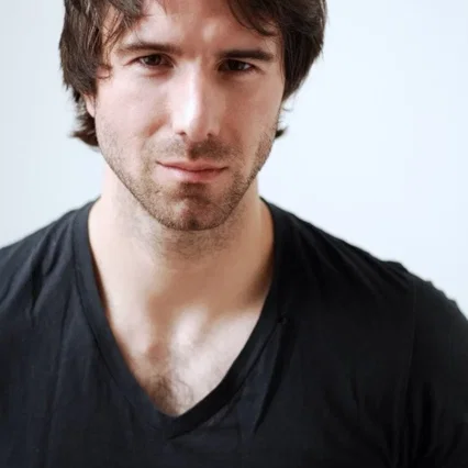  Alex Hurt