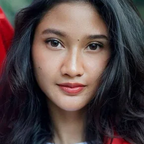 Photo star :  Claresta Taufan Kusumarina