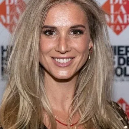  Anouk Van Schie
