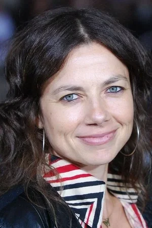  Justine Bateman