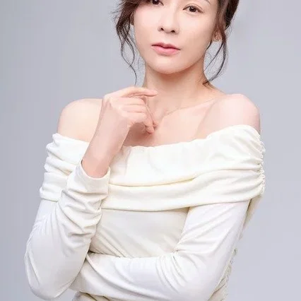  Sharon Luk Sze-Wan