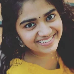 Photo star :  Malavika Manoj