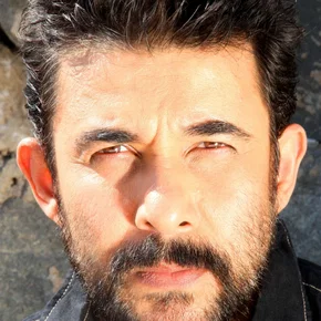 Photo star :  Deepak Tijori