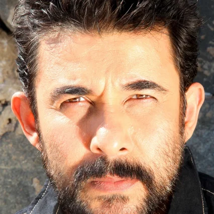  Deepak Tijori