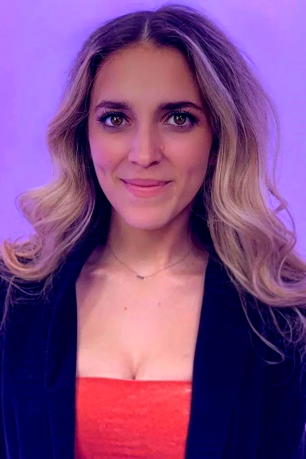  Roxy Striar