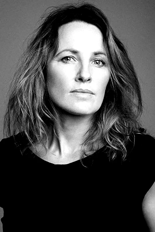  Helen Behan