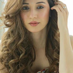 Photo star :  Helly Daruwala