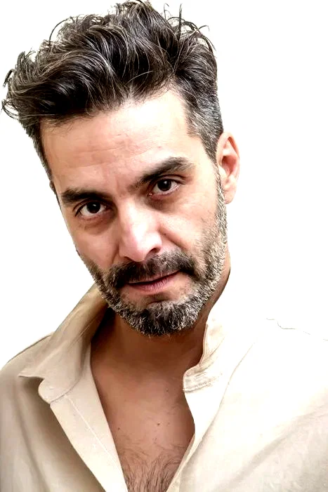  Adrián Navarro