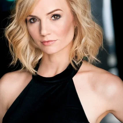  Sienna Farall