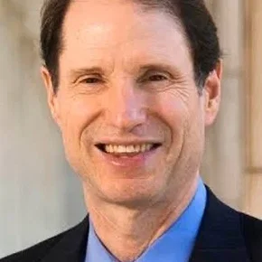 Photo star :  Ron Wyden