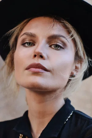 Ellie Patrikios photo