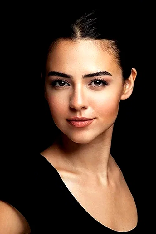  Aslıhan Malbora