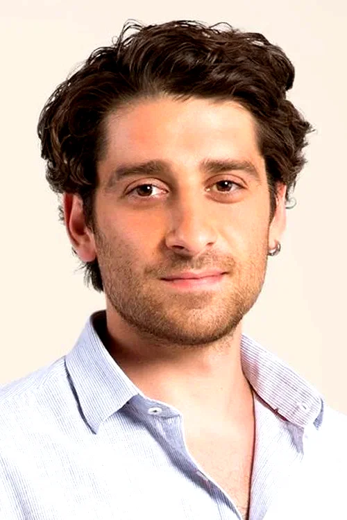  Bora Akkaş