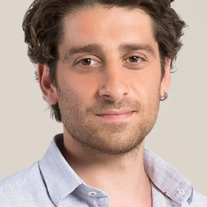  Bora Akkaş
