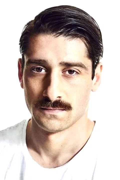  Bora Akkaş