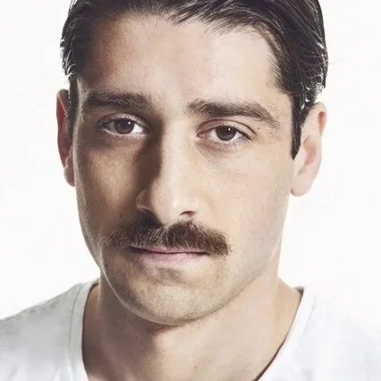  Bora Akkaş