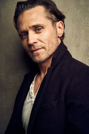 Seamus Dever photo