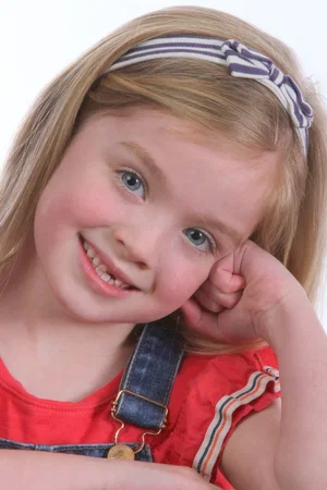  Isla Cook photo