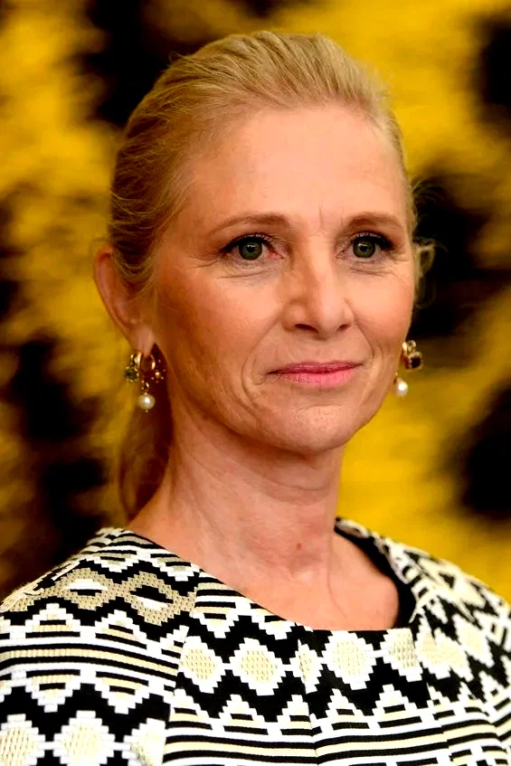  Esther Gemsch