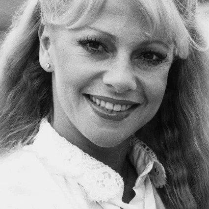  Stephanie Lawrence