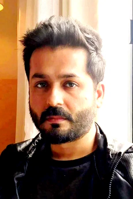  Aditya Dhar