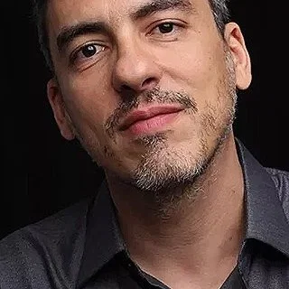  Daniel Rezende