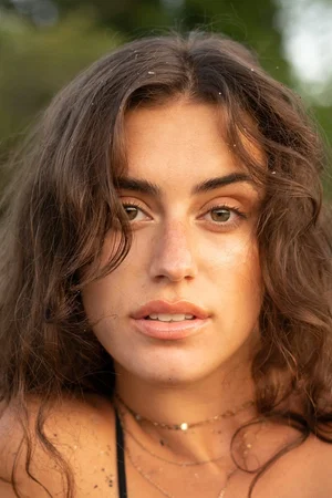  Paige Evans photo