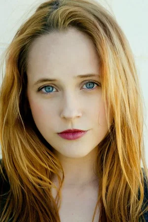  Nicole Elliott