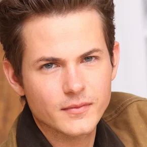 Photo star :  Daniel Ross Owens