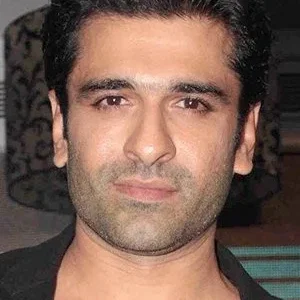  Eijaz Khan