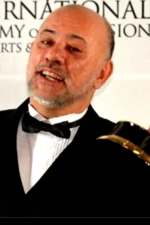  Cláudio Torres