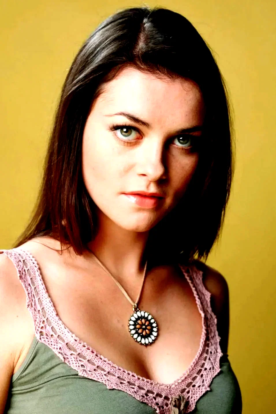  Holly Davidson
