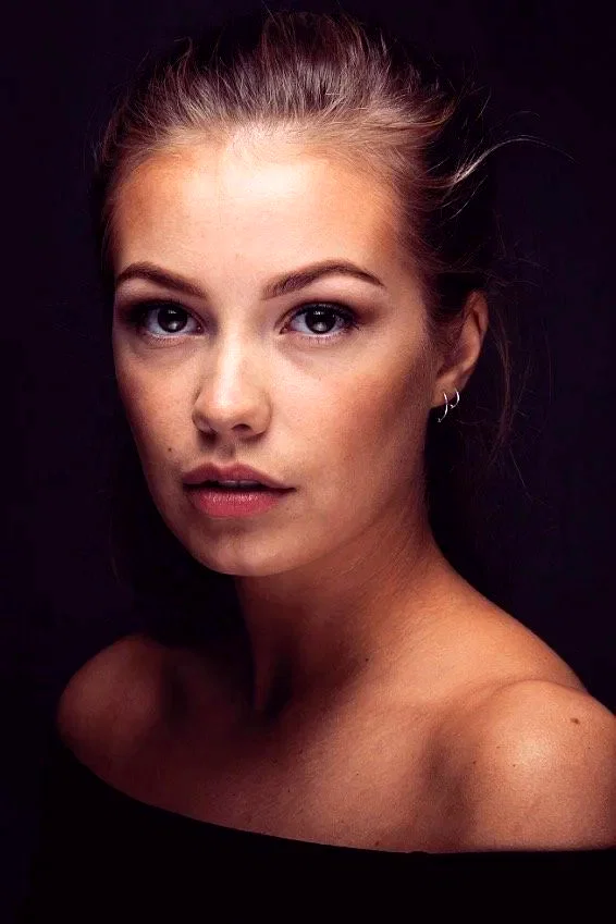  Julia Bender