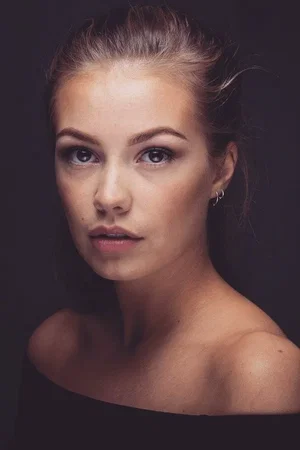  Julia Bender photo
