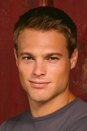  George Stults photo