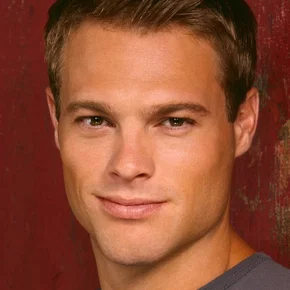 Photo star :  George Stults