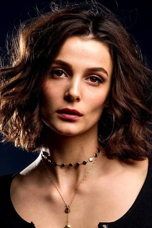  Büşra Develi