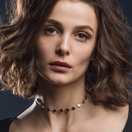  Büşra Develi