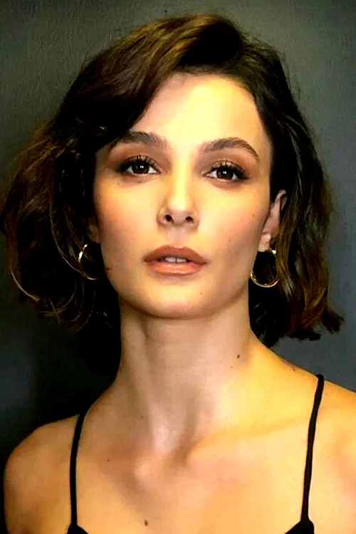  Büşra Develi