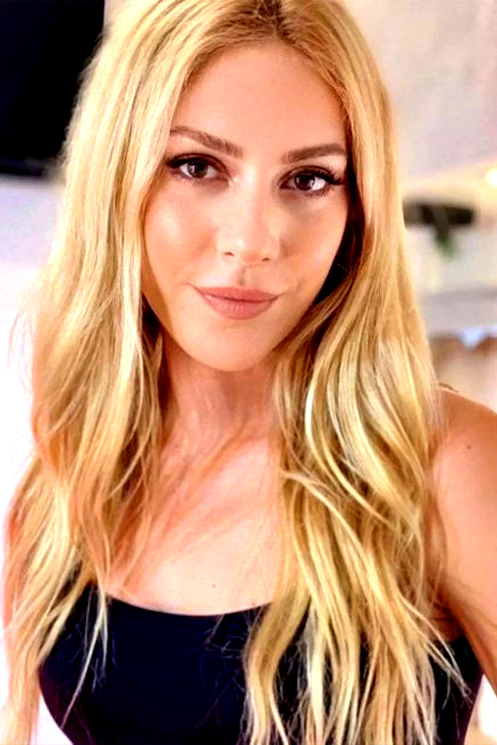  Sinem Kobal
