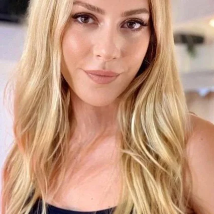  Sinem Kobal