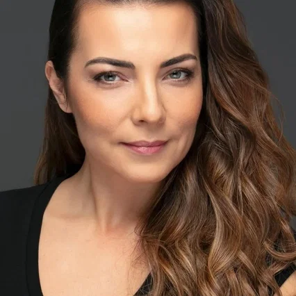  Burcu Kara