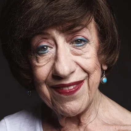  Ayşen Gruda