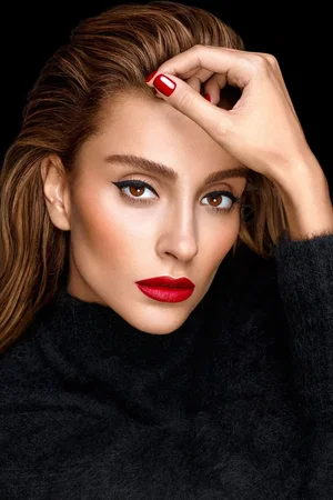  Özge Ulusoy photo