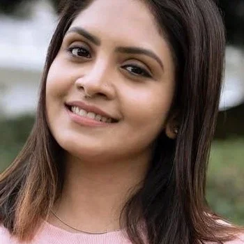  Gayatri Arun