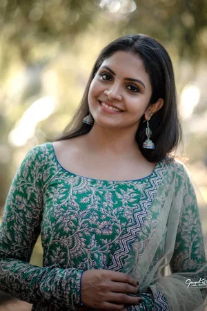  Gayatri Arun